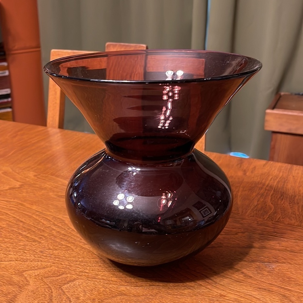 Vintage Amethyst Purple Flared Rim Hand Blown Glass Vase Hourglass Shape - Picture 4 of 6
